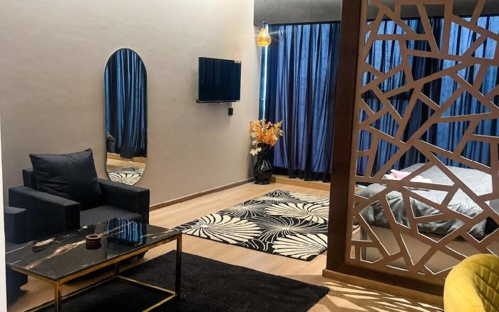 Galaxy blu shappire - Black theme luxurious suite