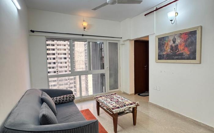 Pixiestays:1bhk near NESCO Malad