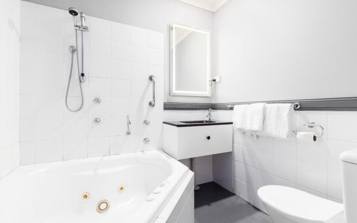 Aqualuna Beach Resort