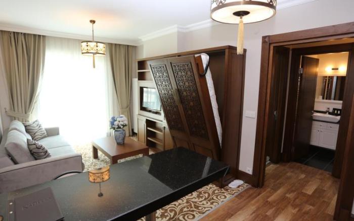 K Suites Hotel