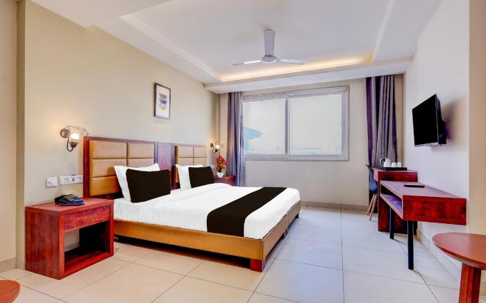 Super Townhouse Oak Sector 39 Medanta