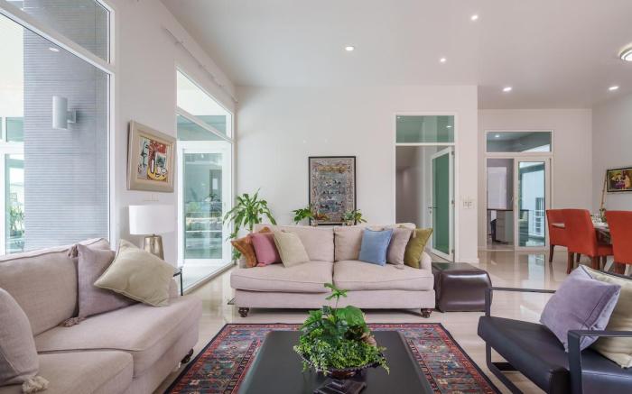 Tropical Luxury 6BR Pool Villa w/ Lift & Gym