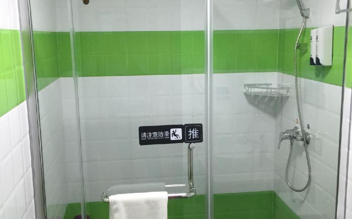 7 Days Inn Xiangfen Dingtao Hypermarkets