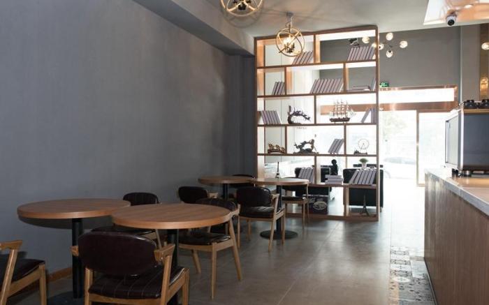 James Joyce Coffetel Xiaogan Dawu County People's Hospital Fuxing Market