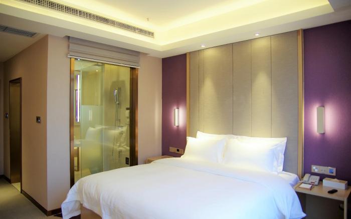 Lavande Hotels·Neijiang Heping Square