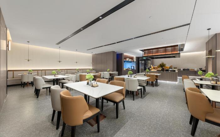 Atour Hotel Jinan Daming Lake Shimao Plaza