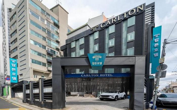 Sangbong Carlton