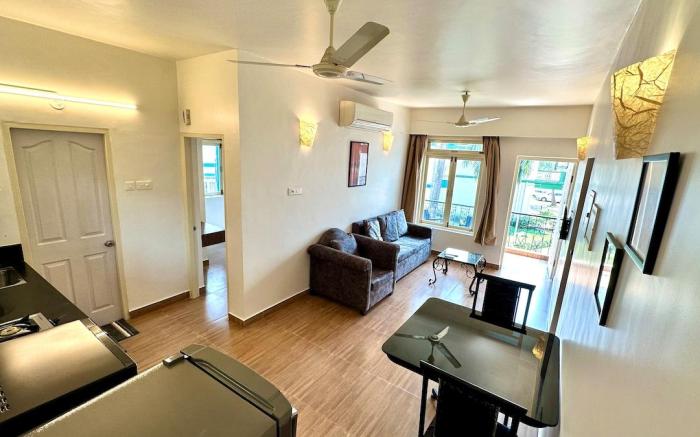 *Royal Palms - 1 BHK 1 min drive to the Beach*