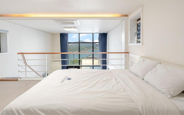 Yeosu Wellstay Pool Villa