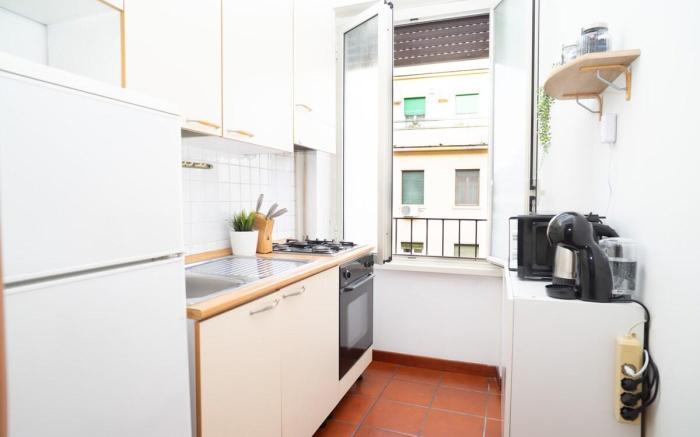 Modern two-room apartment 10 minutes to Colosseum