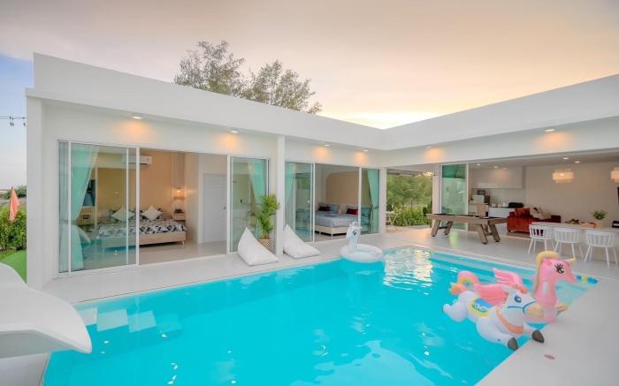 Canary Good Pool Vila