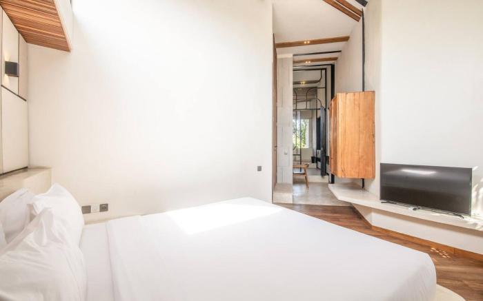 BAZ Villa 13 Studio 3 ·  · Opulent 1-BR Loft with Art Deco Shared Pool