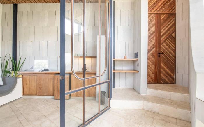 BAZ Villa 14 · Studio 4 L · 1BR Loft Art Deco shared pool, 700m to Echo Beach