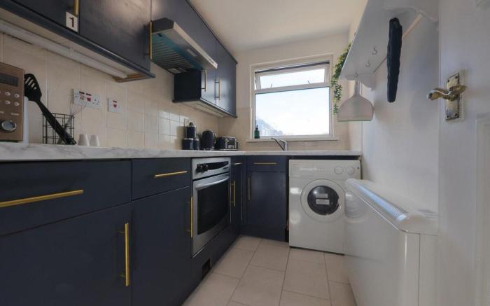 Modern Cozy 2-Bedroom/family friendly