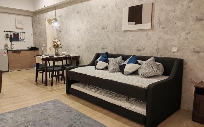 2-4pax Stylish Lily Studio Revo Pavilion Bkt Jalil