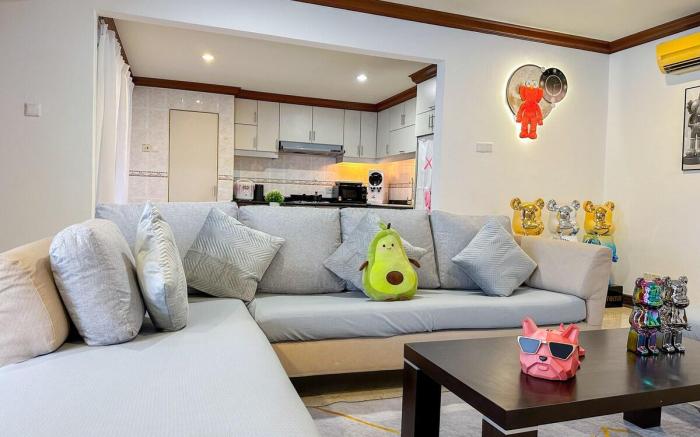 Fahrenheit88 | 3BR KAWS Theme | Newly Renovated