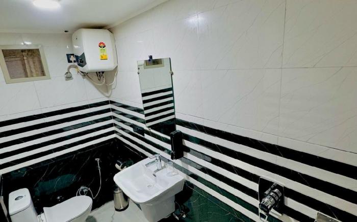 The SS Grand Near Taj Mahal