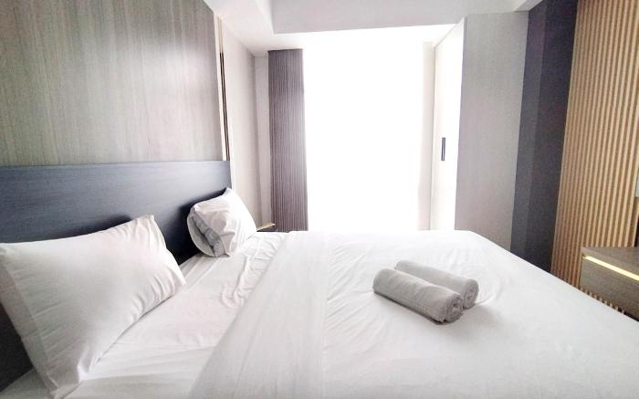 Stunning 2BR Grand Sungkono Lagoon Apt By Travelio