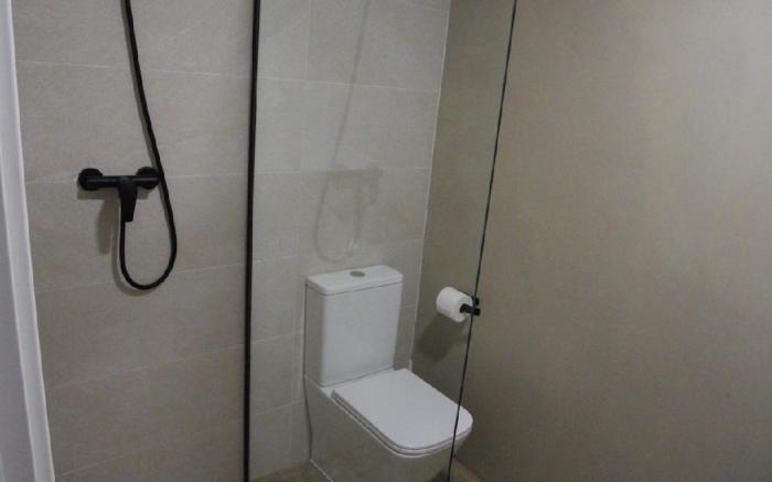 Double room with private bathroom