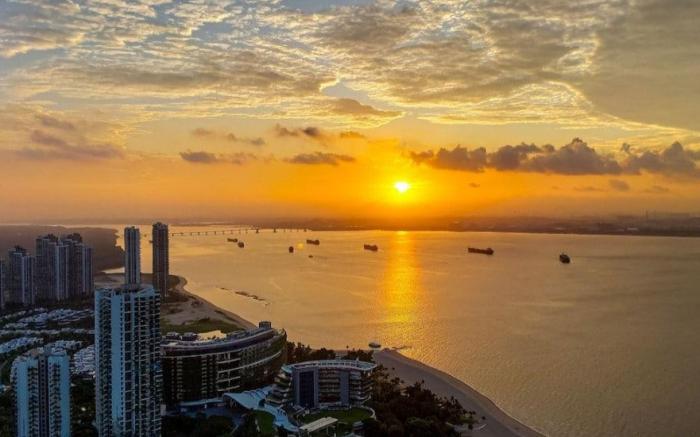 Summer森林城市地标一卧高级客房|100米高空醉美海景|俯瞰新马美景|超美海景无边泳池|可住2人