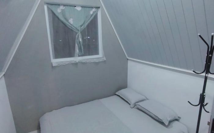 Fullhouse homestay penginapan cottage bukittinggi