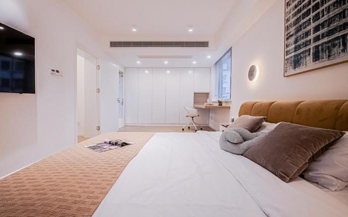 Walk to People Square&Xintiandi, 3BR New Apt