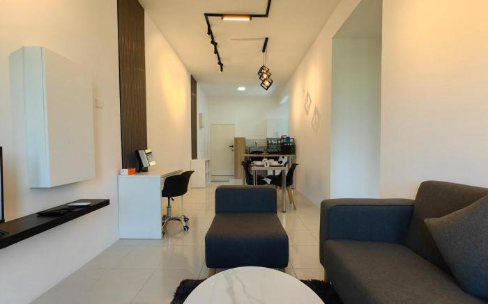 Geo Suite Ipoh | 2R2B | 4pax | King Bed | Mt View