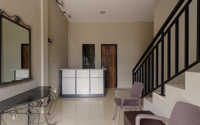 RedDoorz near Puri Indah Mall