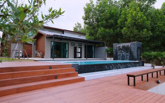 canvas family home