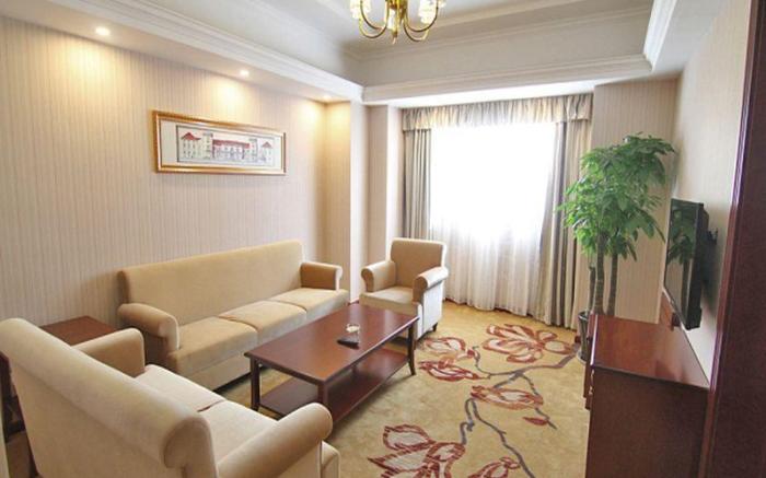 Vienna Hotel Shanghai International Tourism and Resorts Zone Xiupu Road Branch