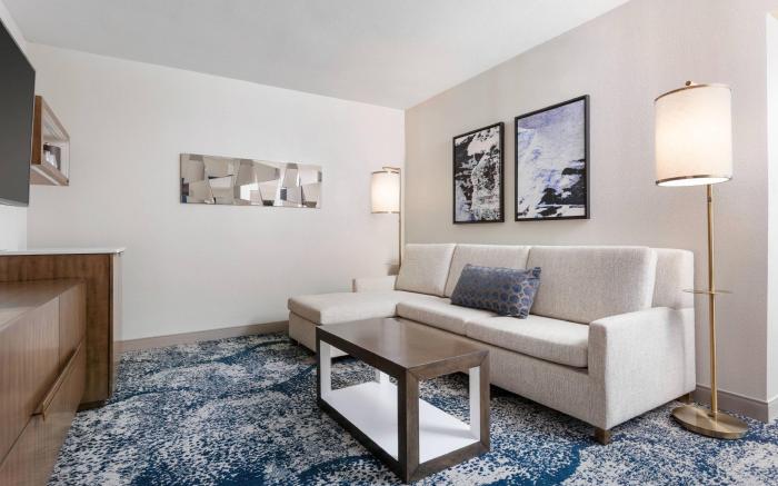 Delta Hotels by Marriott Virginia Beach Waterfront