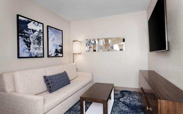 Delta Hotels by Marriott Virginia Beach Waterfront