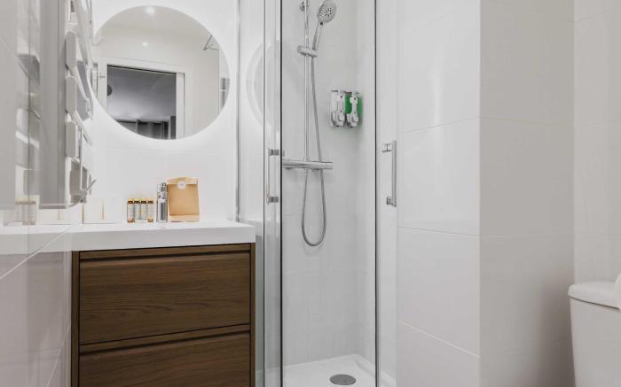 Modern "Green Suites" Residence