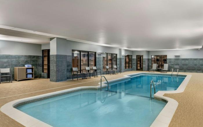 Courtyard Milwaukee Brookfield at Poplar Creek