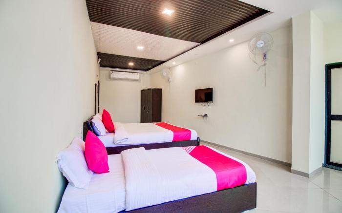 OYO 28581 Hotel Sitara