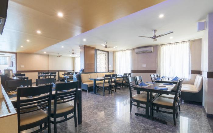 Capital O 36472 Hotel Raj Vista Suites