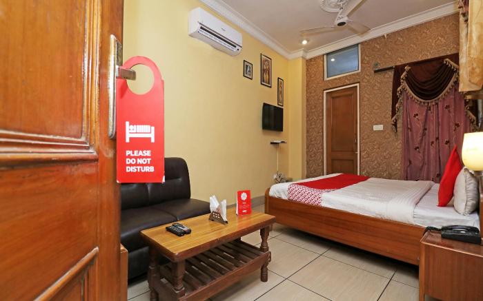 Collection O 30858 Hotel SP ROOMS                                                          