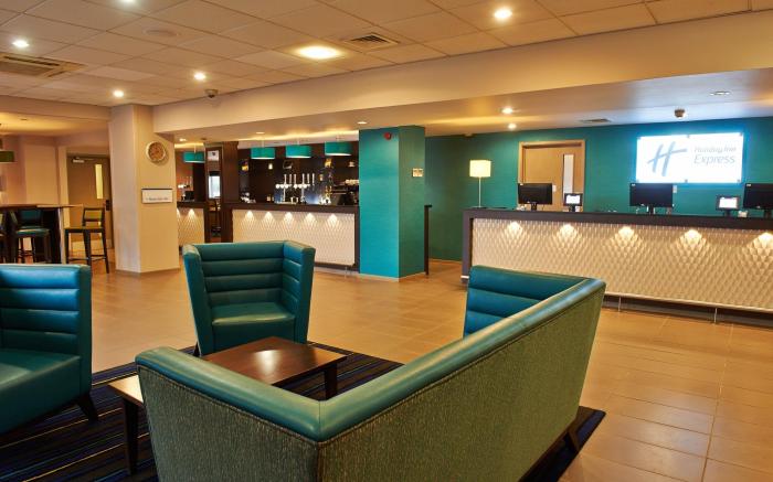 Holiday Inn Express Manchester Airport By IHG