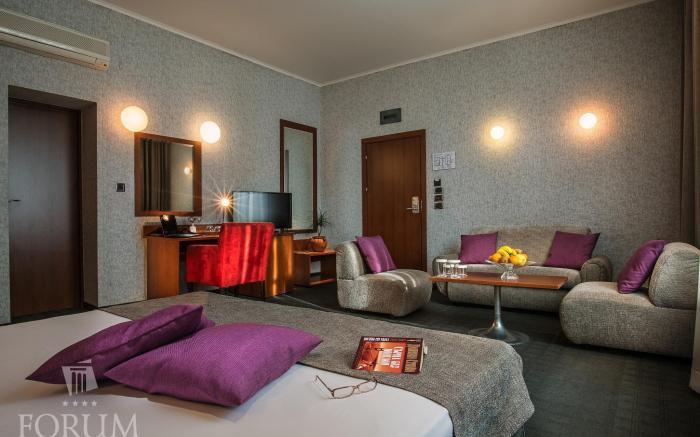 Forum Hotel                                                                     