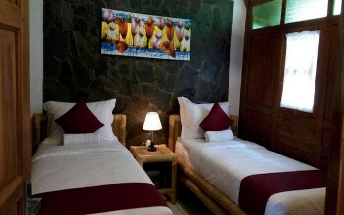 Villa Kayu Cikole Lembang Bandung (Wisata Alam)
