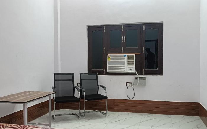  Hotel Shiv Savitri Ayodhya