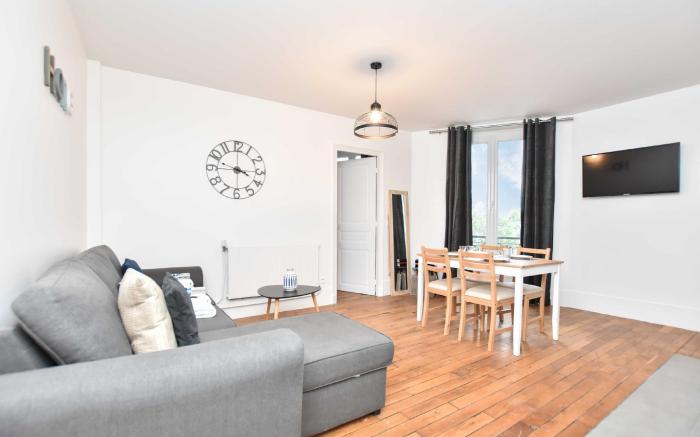 Cozy Apartment - 2BR/6P - Voltaire