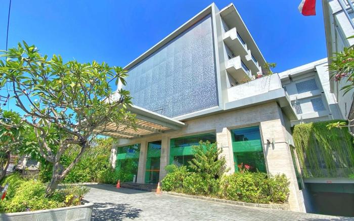 Kuta Galleria Hotel