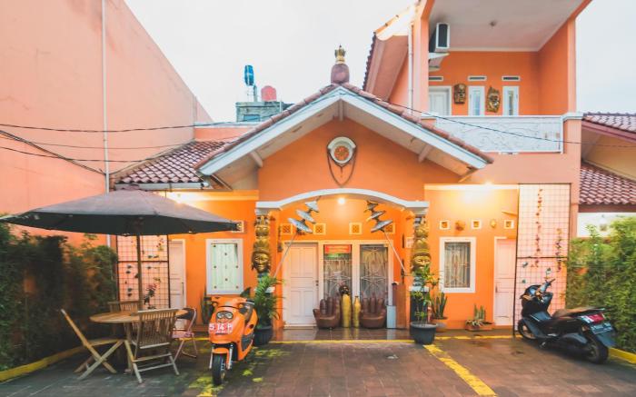 RedDoorz Syariah near Margahayu Raya