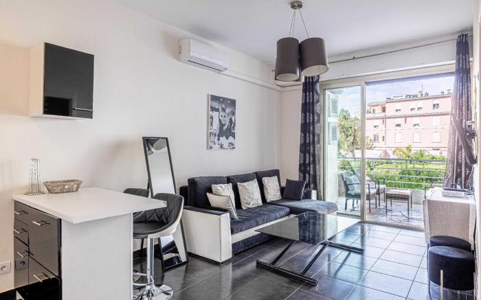 Welcoming Apartment With parking  Croisette