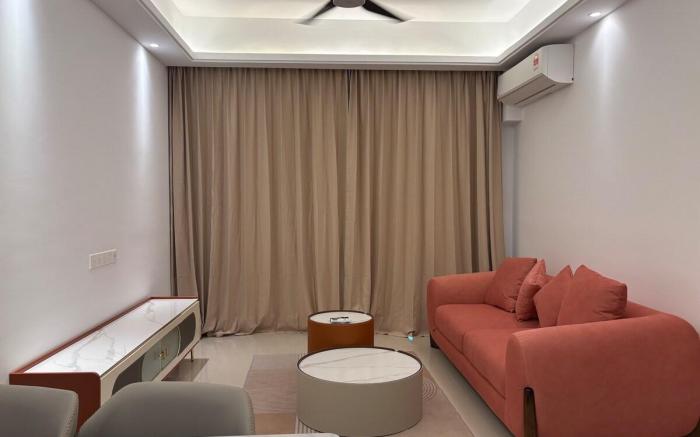 R&F Seine Region 2R2B Elegant Apt Garden View NoTV