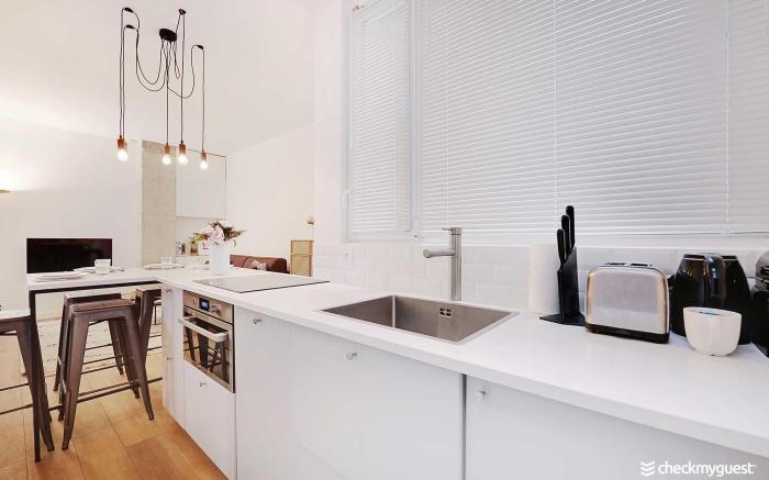 Modern apartment -2BR/6P- Oberkampf/République