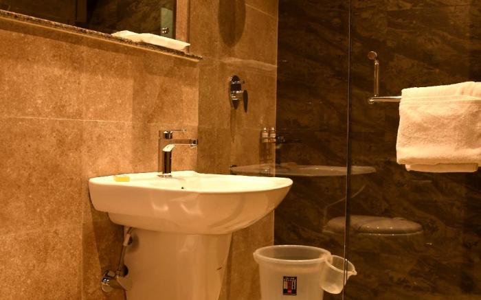 Mastiff Villa Camellia by OTHPL