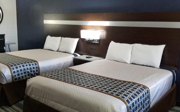 HomeBridge Inn & Suites 