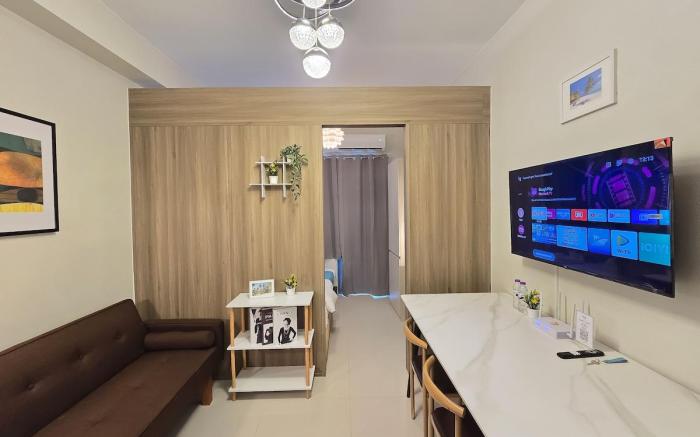 Condotel 1BR Unit w/ Balcony FAME Residences #FM10